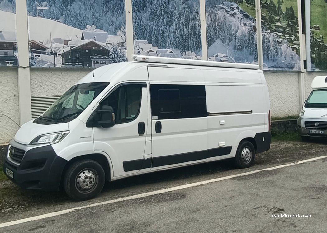 (74110) Morzine - 17 Place de la Poste — foto 3