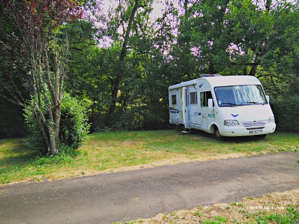 Camping Municipal de BROMMAT — foto