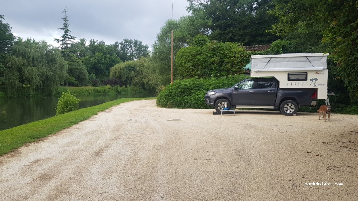 (16730) Linars - Les Grands Prés de Fleurac — foto
