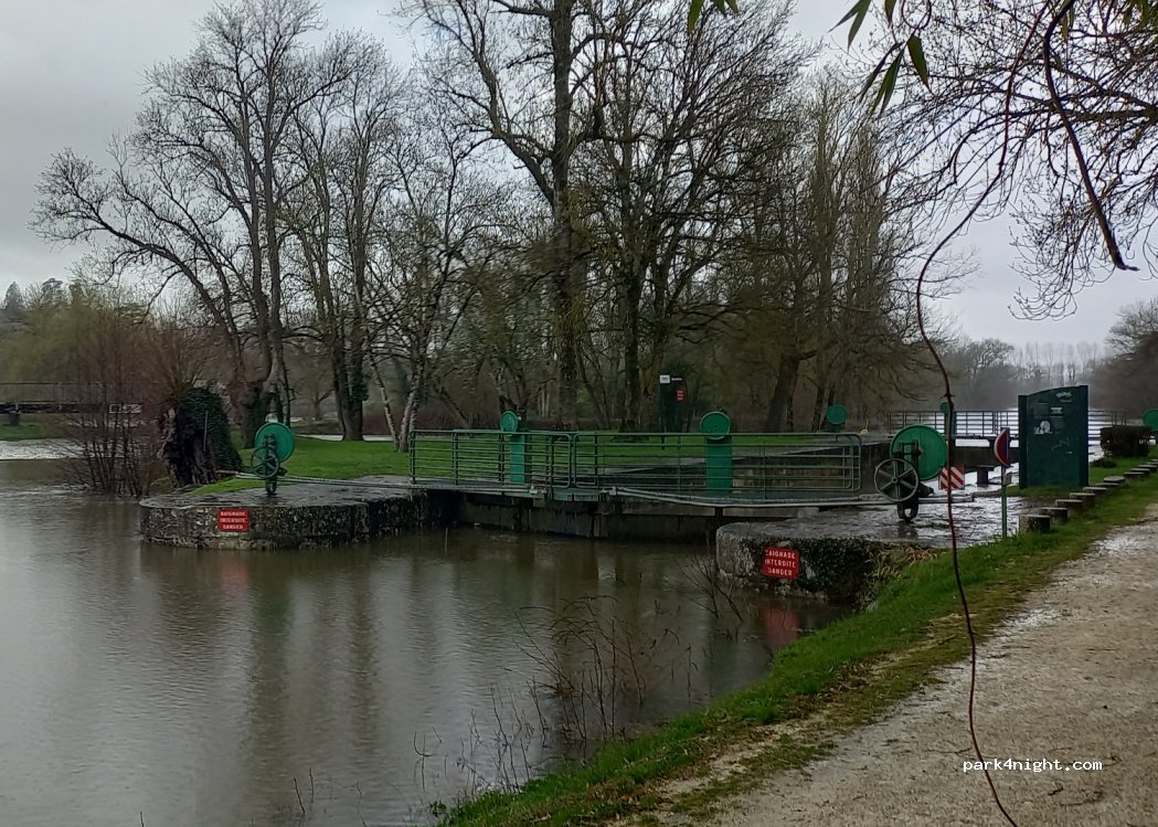 (16730) Linars - Les Grands Prés de Fleurac — foto 2