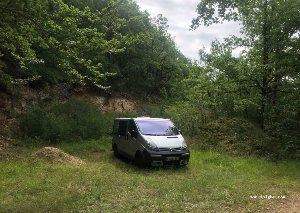(24120) La Cassagne - Unnamed Road — foto 2