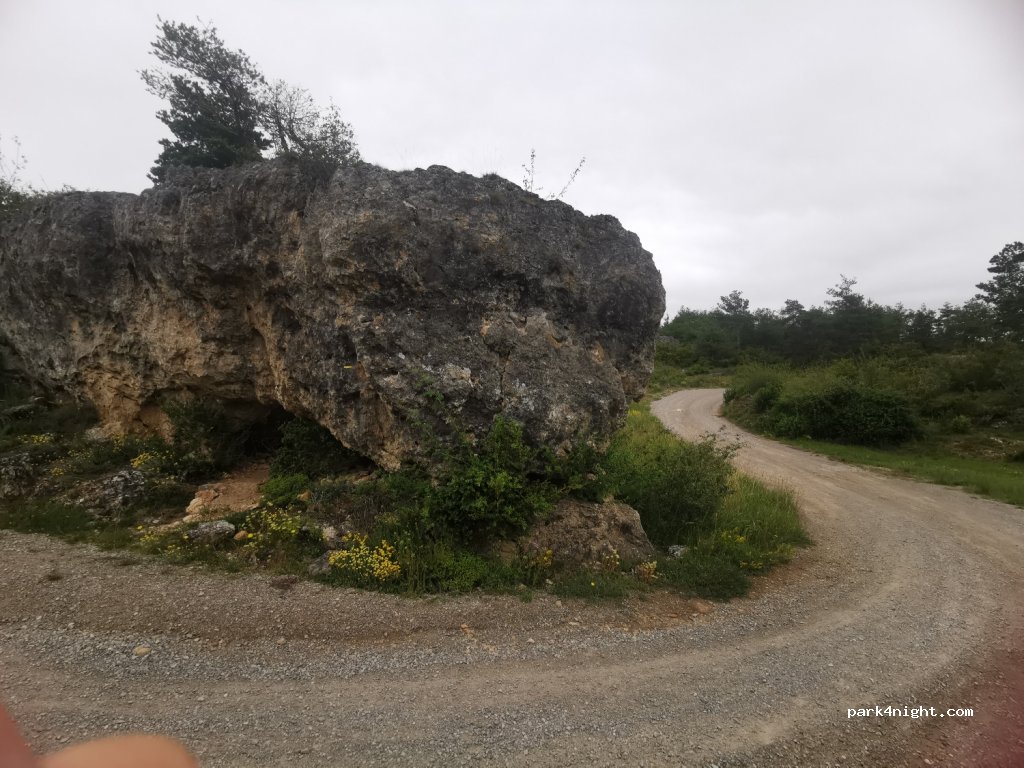 (12720) Saint-André-de-Vézines - Unnamed Road — foto 3