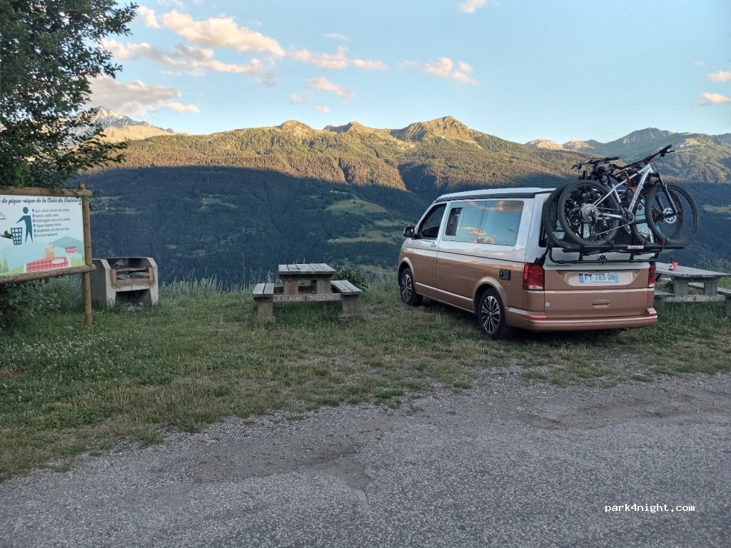(73210) La Plagne-Tarentaise - Unnamed Road — foto 2