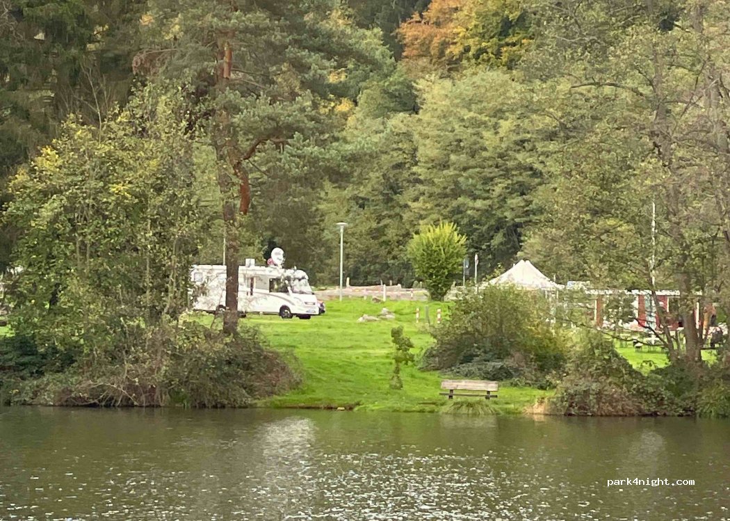 Wohnmobilstellplatz Freizeitanlage Würzbacher Weiher — foto 2