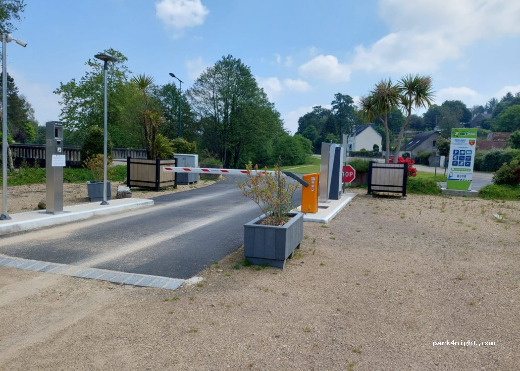 (29690) Huelgoat - 39 Rue du Général de Gaulle — foto 4