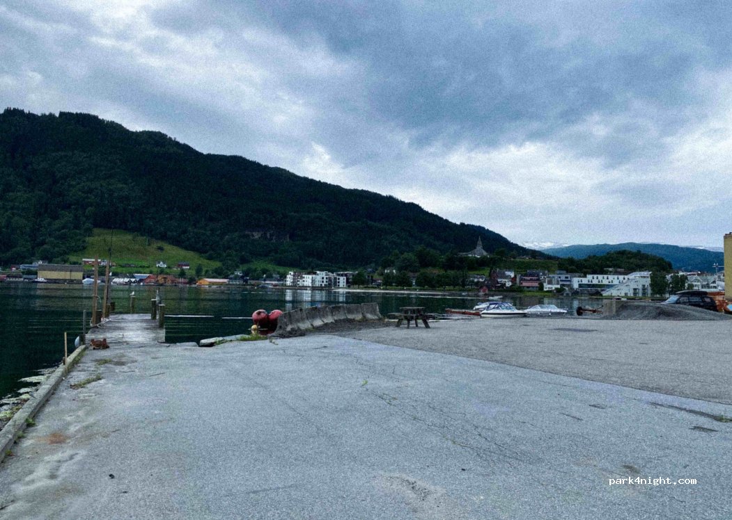 (5600)  - 75 Hardangerfjordvegen — foto