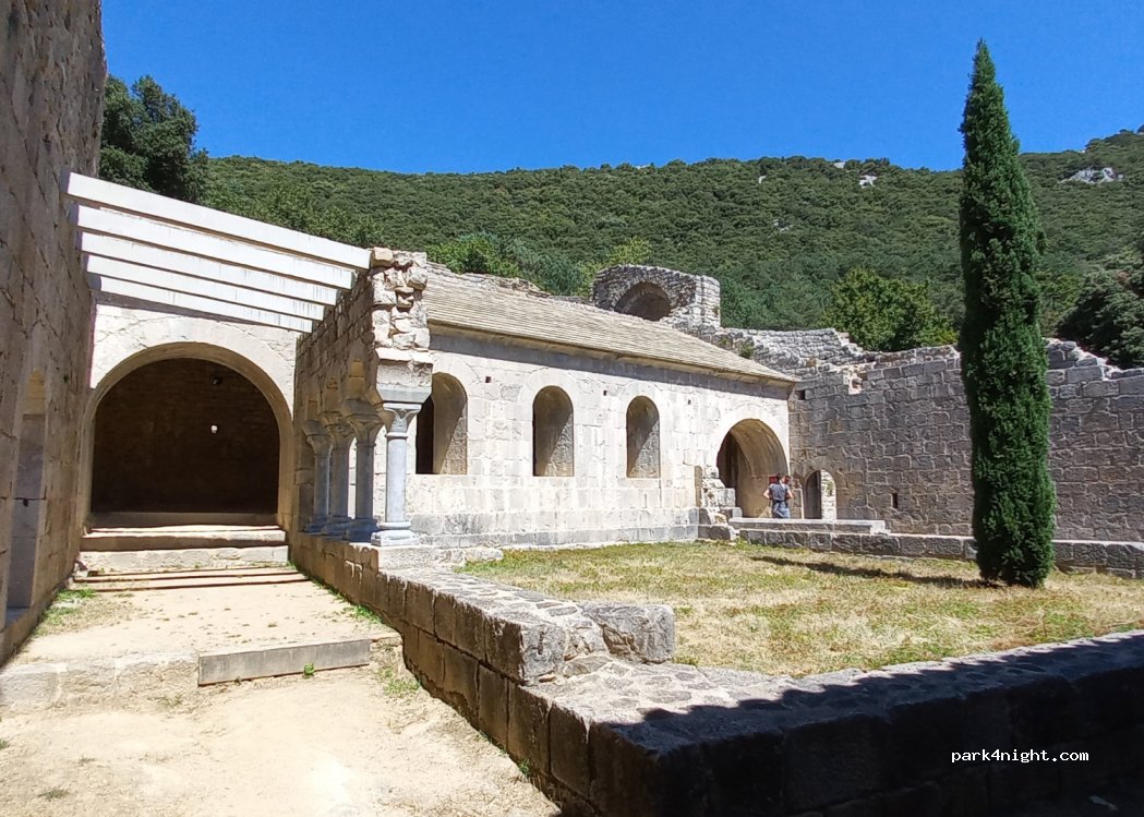(17734) Albanyà - Carr. de Mare de Deu del Mont — foto