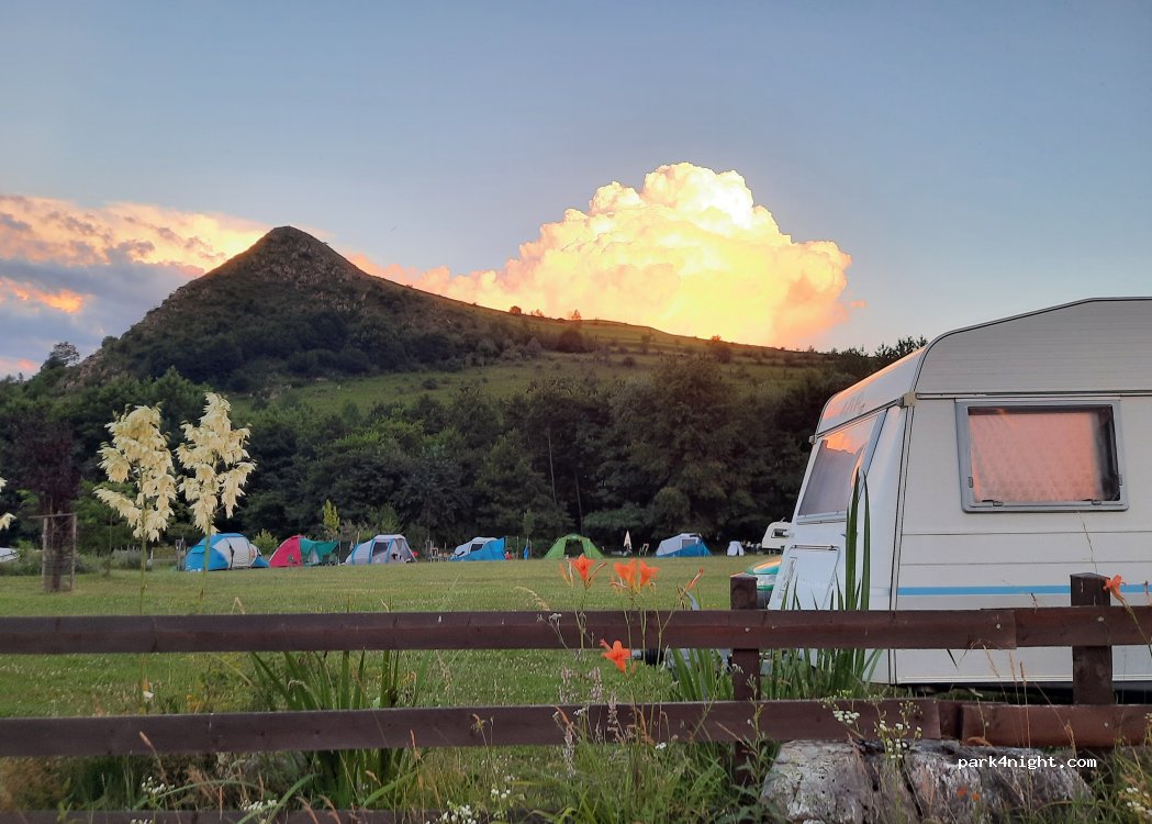 Campervan & Caravan Campsite — foto 5