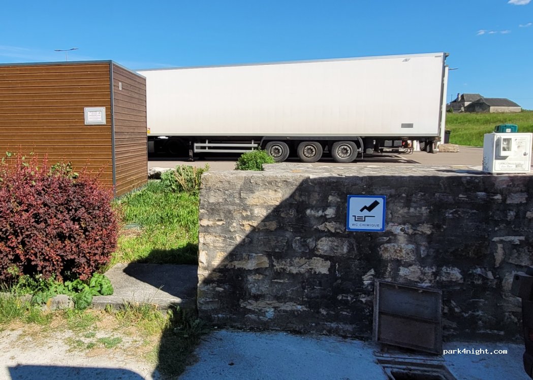 Aire de camping-car Nespouls — foto 3