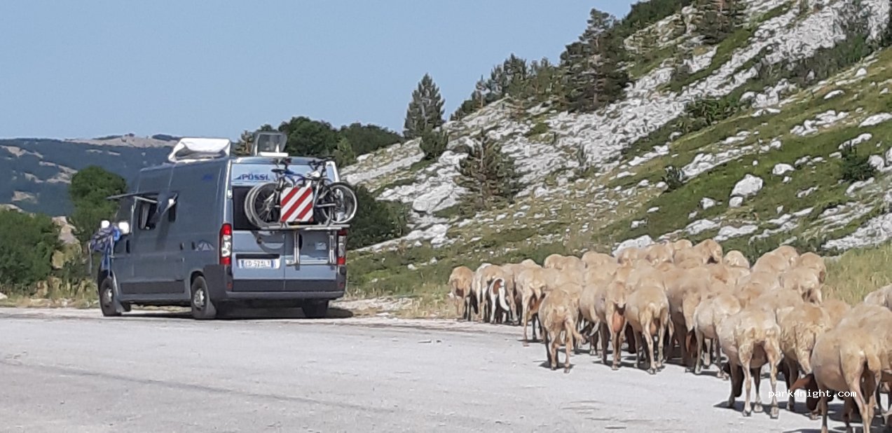 (67048) Rocca di mezzo AQ - Unnamed Road — foto