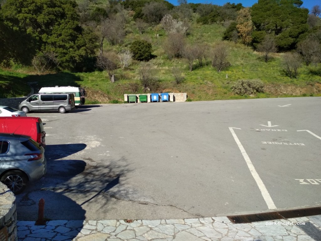 (321 00) Stiri - Ethniki Odos Arachovas Osiou Louka — foto