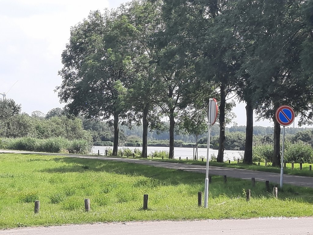 (3212 LW) Simonshaven - 140 Wevelsweg — foto 2