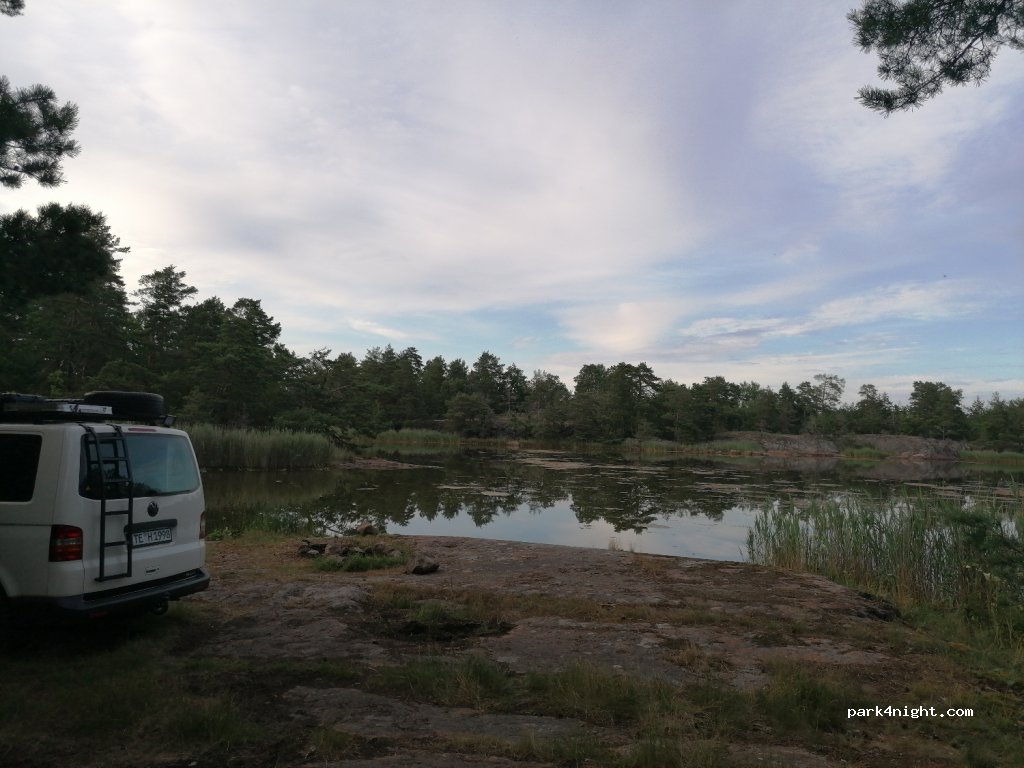 (572 95) Ävrö - Unnamed Road — foto