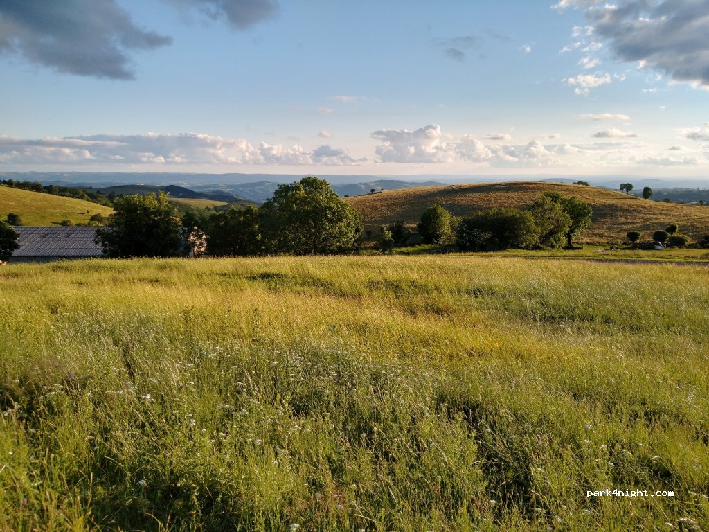(12130) Saint Geniez d'Olt et d'Aubrac - Vieurals — foto 2