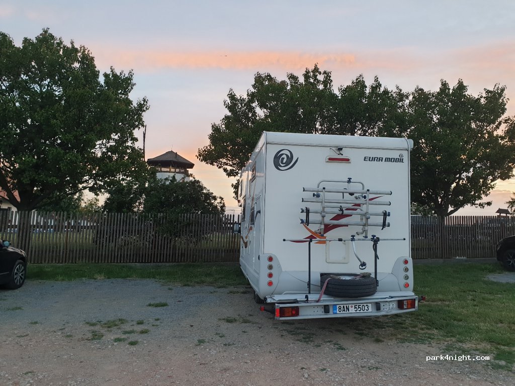 (696 31) Bukovany - 4301 — foto