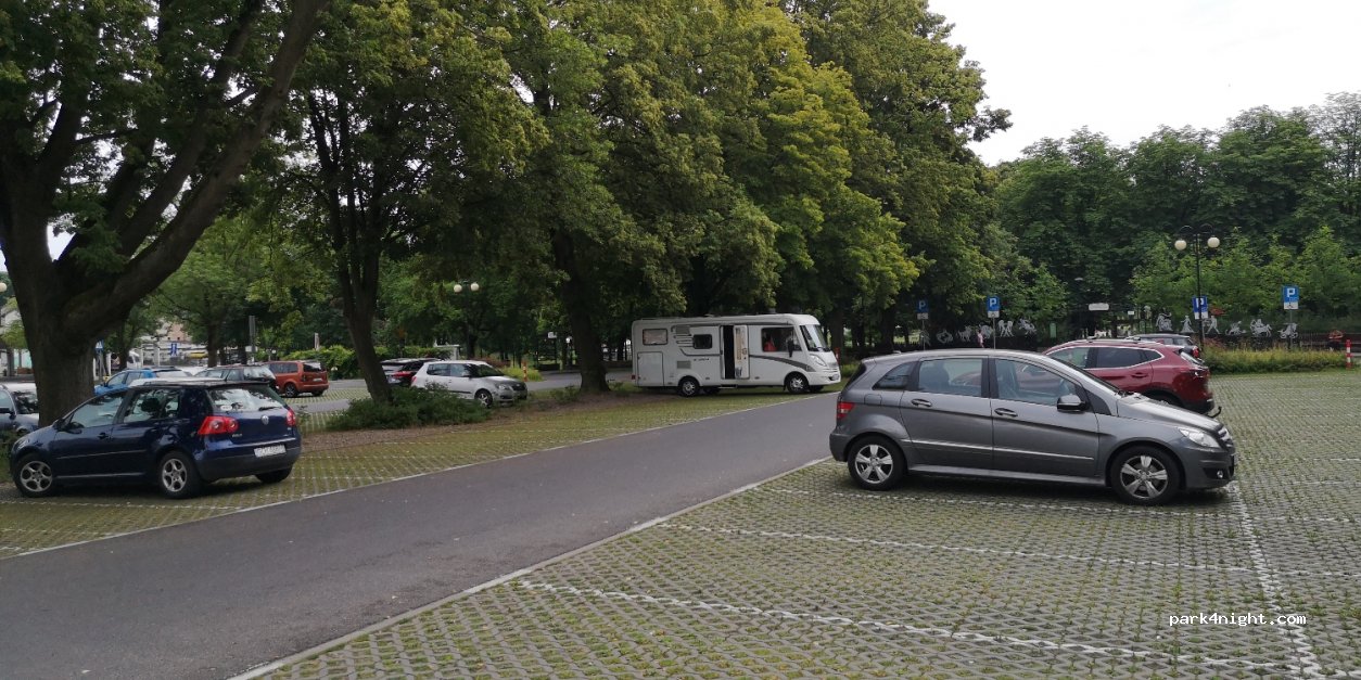 (89-620) Chojnice - 1 Sukienników — foto