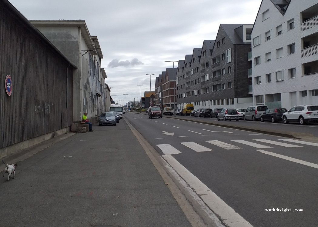 (35400) Saint-Malo - 18 Quai du Val — foto 2