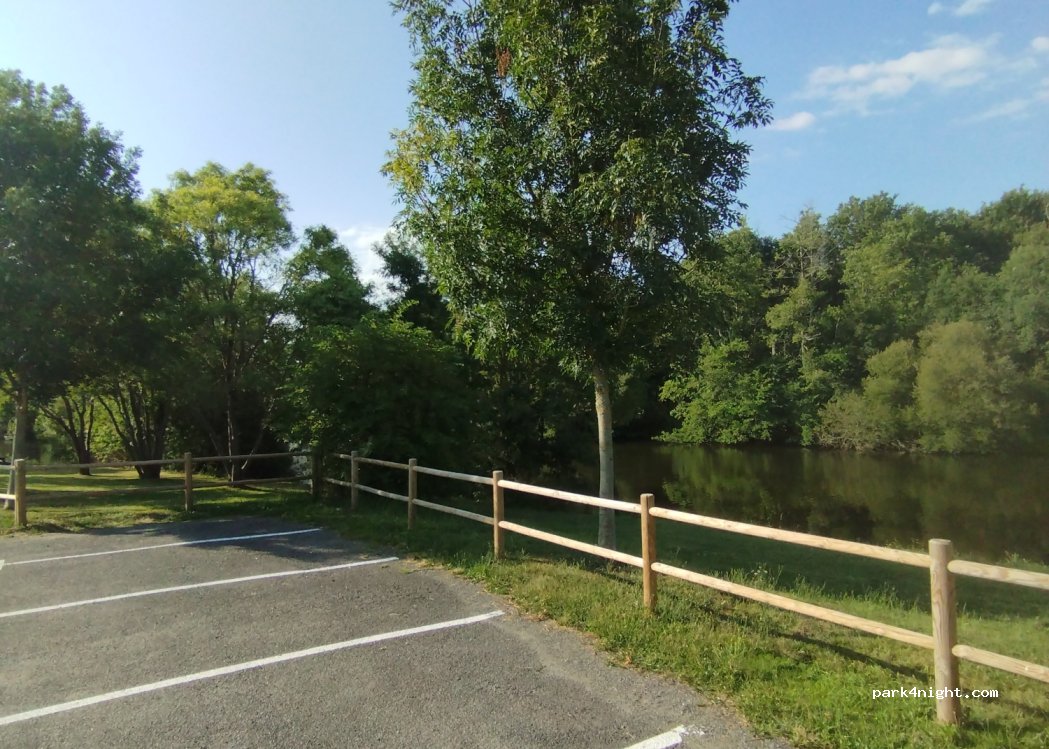 (56350) Saint-Perreux - 1 Le Vieux Bourg — foto 2