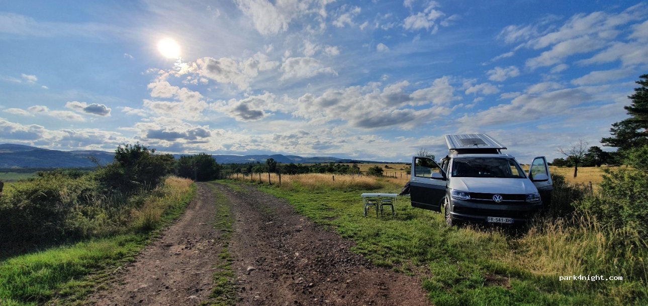 (63420) Apchat - Unnamed Road — foto