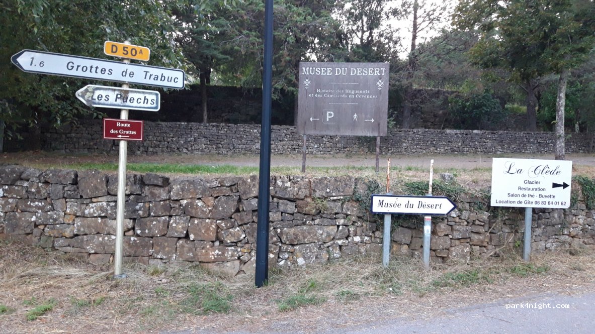 (30140) Mialet - Route du Mas Soubeyran — foto 2