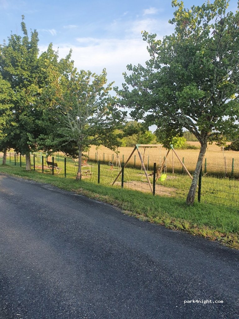 (46350) Calès - 179 D673 — foto