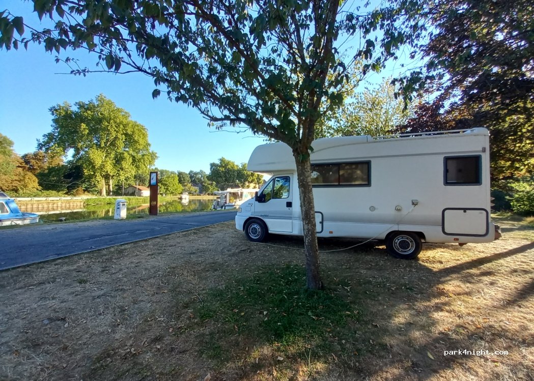 (71420) Génelard - 6 Avenue Jean Laronze — foto 2
