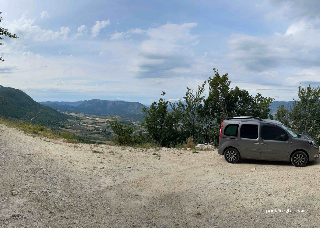 (26110) Sainte-Jalle - Unnamed Road — foto 2