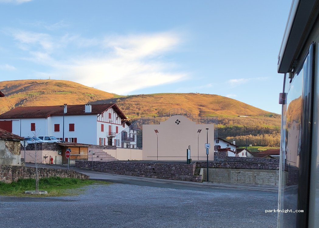 (64220) Anhaux - Village — foto 2