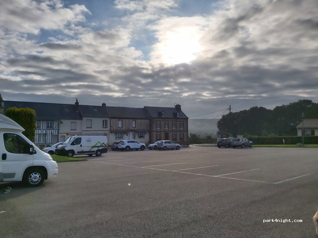 (27210) Conteville - 4-6 Le Bourg — foto 3