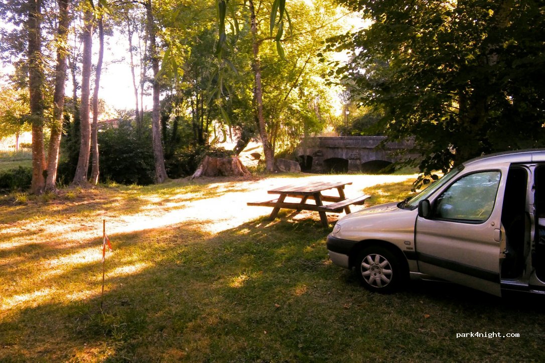 (24340) La Rochebeaucourt-et-Argentine - D25 — foto 2