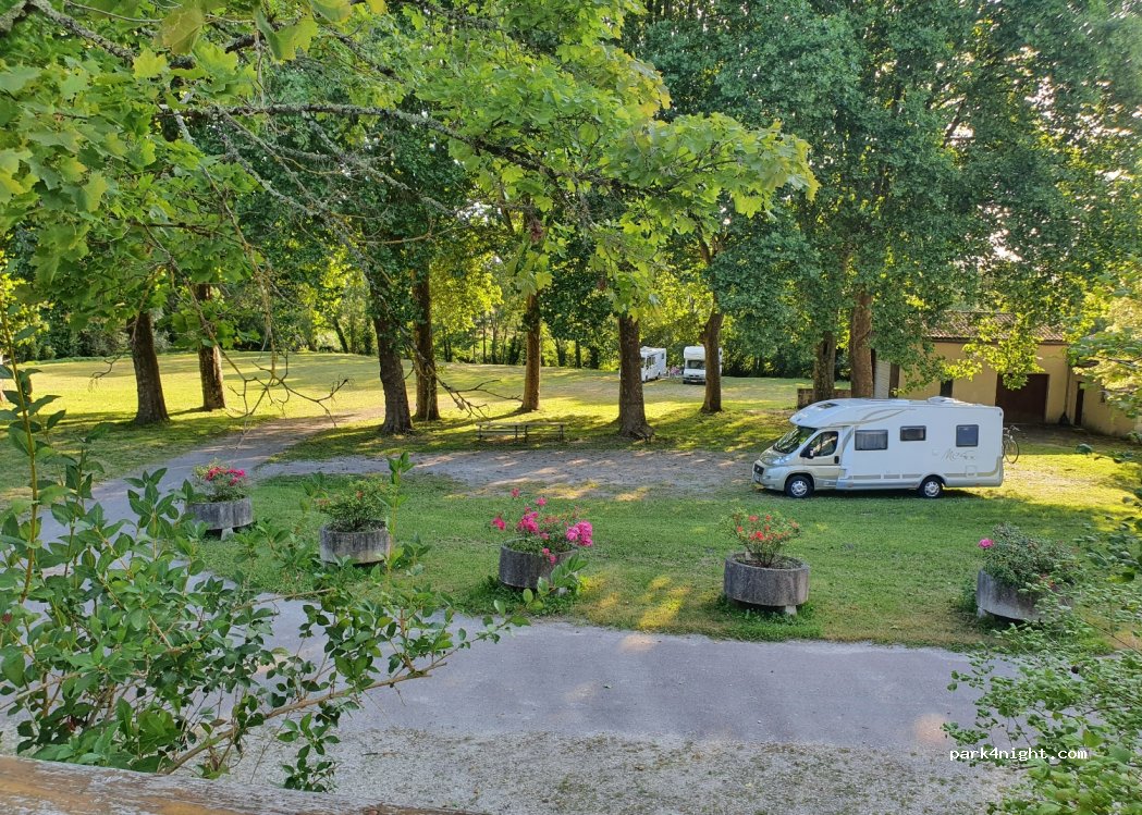 (24340) La Rochebeaucourt-et-Argentine - 41 Rue de Ribérac — foto