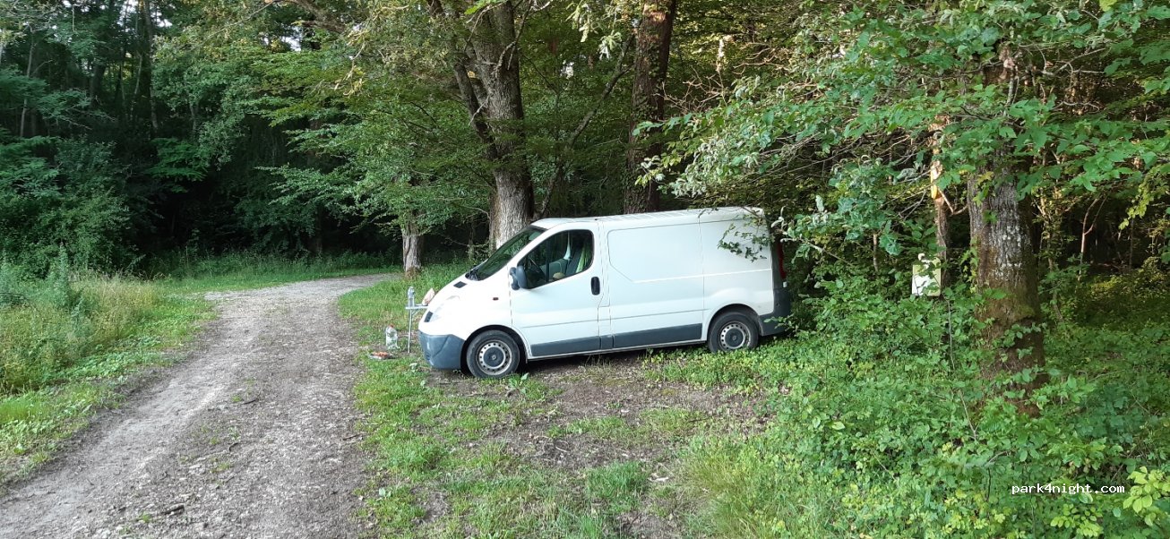 (33570) Saint-Cibard - Unnamed Road — foto