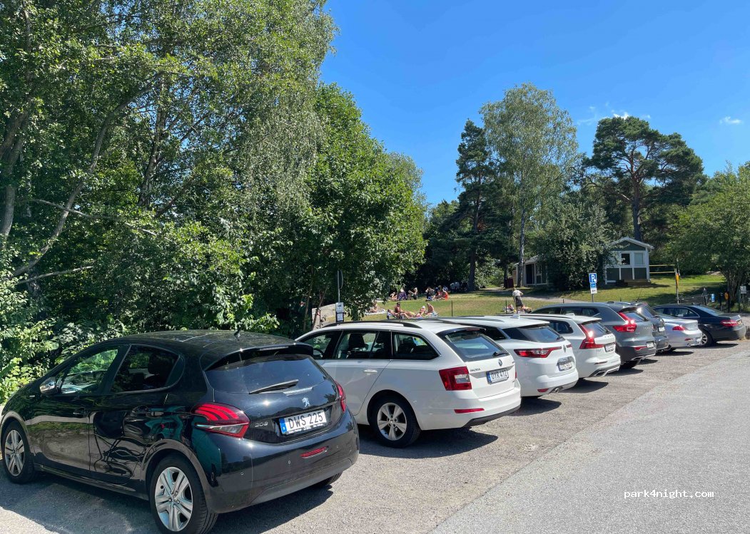 (182 66) Djursholm - 9 Fafnerstigen — foto