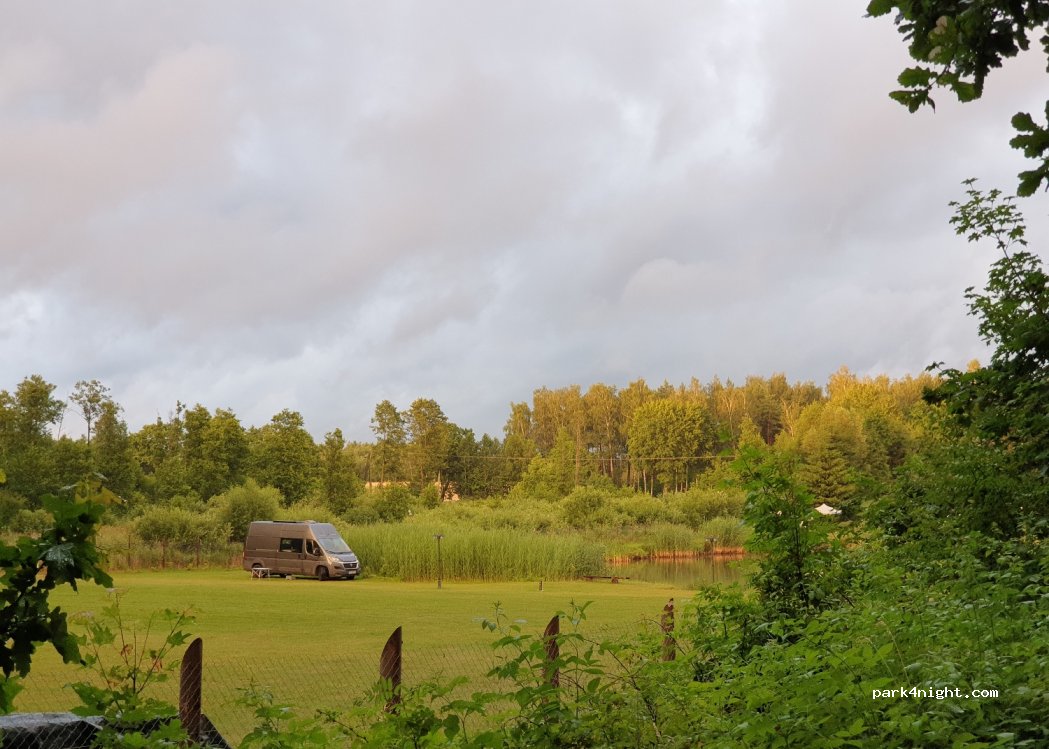Kemping nad stawem — foto 3