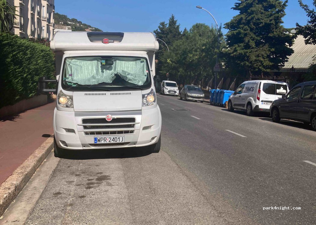 (06400) Cannes - 1 Avenue de Lyon — foto