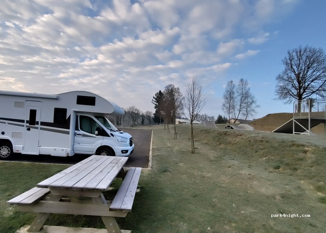 Aire de Camping-car Sousceyrac-en-Quercy — foto