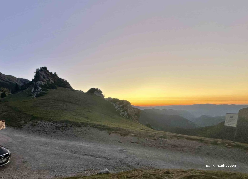 (25717) Refugi Lluís Estasen - Carretera del mirador de Gresolet / Refugi Lluís Estasen — foto 2