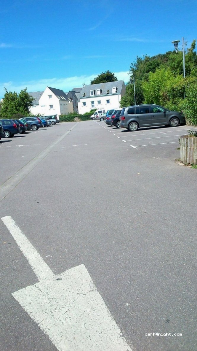 (29100) Douarnenez - 24-26 Rue du Port Rhu — foto
