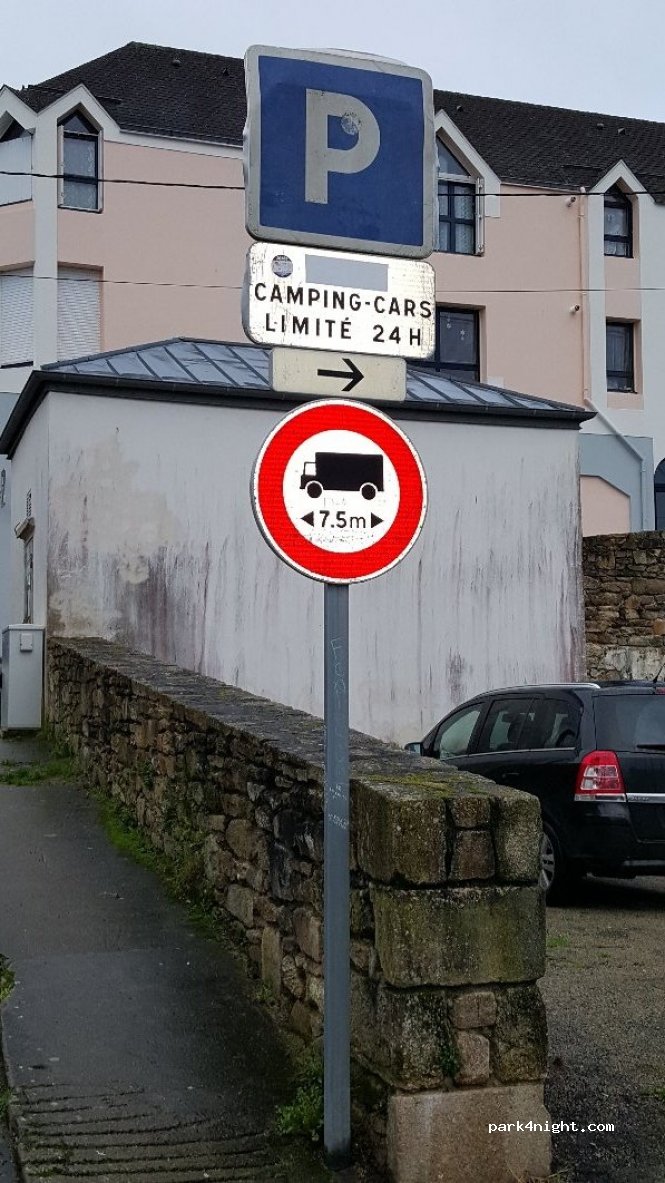 (29100) Douarnenez - 24-26 Rue du Port Rhu — foto 2