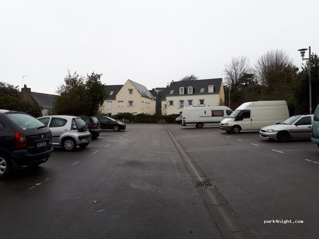 (29100) Douarnenez - 24-26 Rue du Port Rhu — foto 3
