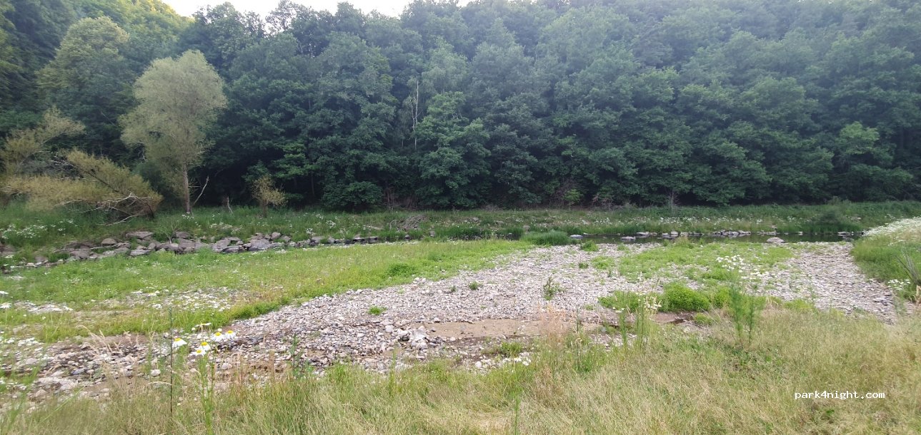(15100) Anglards-de-Saint-Flour - Unnamed Road — foto