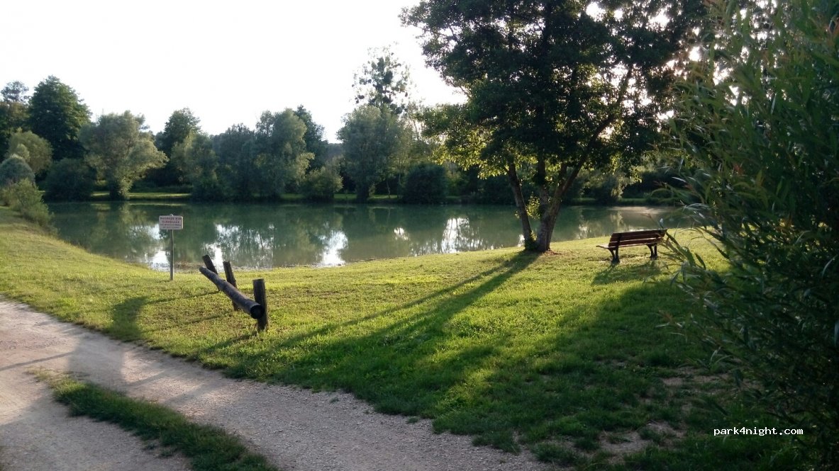 (21570) Riel-les-Eaux - D13 — foto