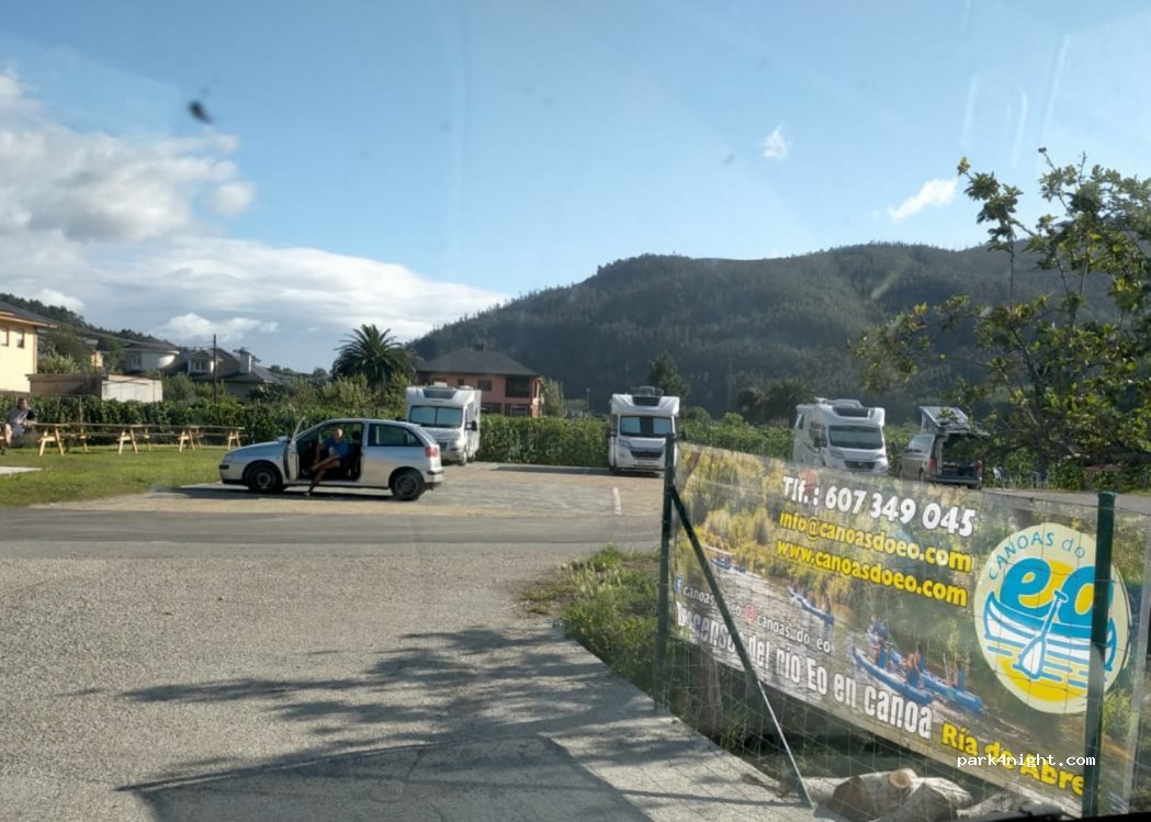 Área de autocaravanas Ría de Abres — foto