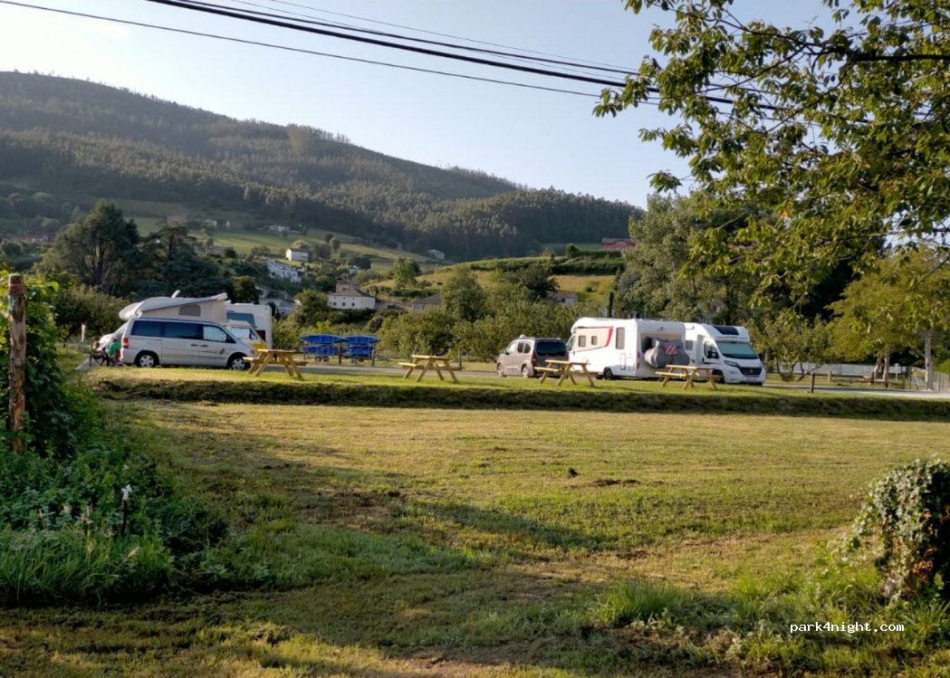 Área de autocaravanas Ría de Abres — foto 2