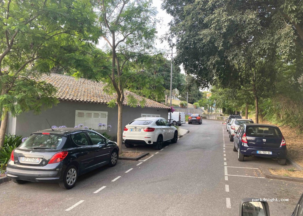 (83270) Saint-Cyr-sur-Mer - 18 D559 — foto