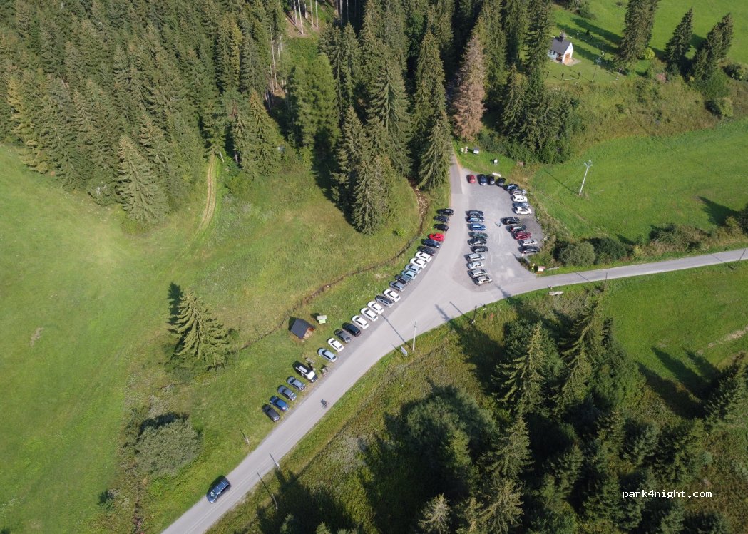 (032 21) Bobrovec - Unnamed Road — foto
