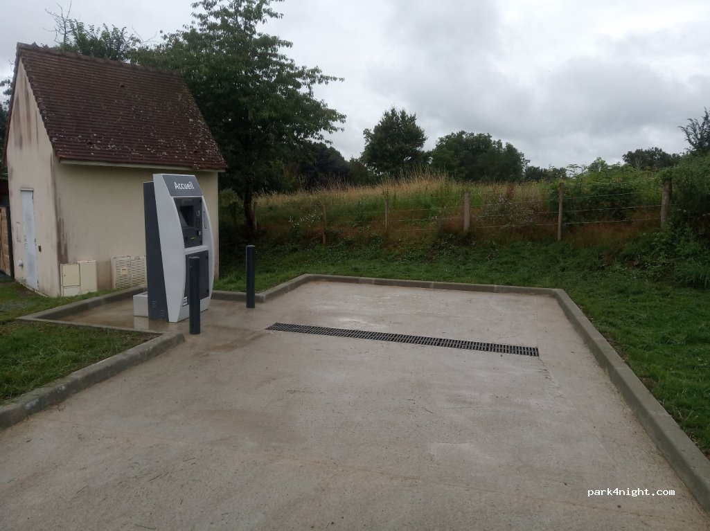 (58240) Fleury-sur-Loire - 17 Le Bourg — foto