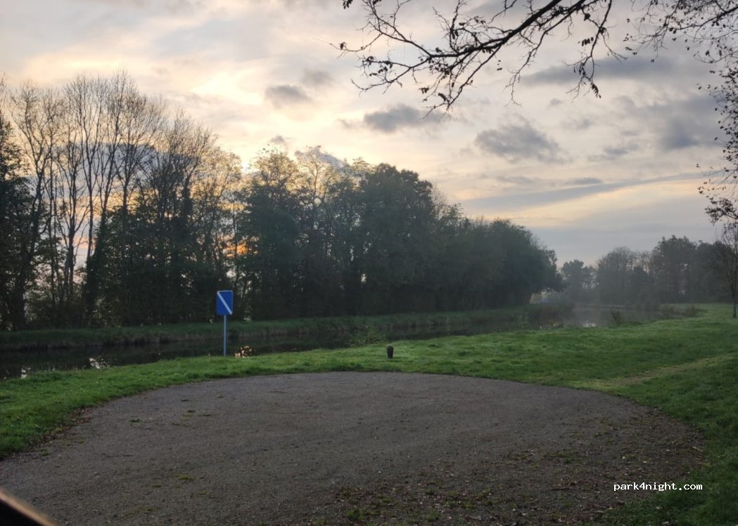 (58240) Fleury-sur-Loire - 17 Le Bourg — foto 5