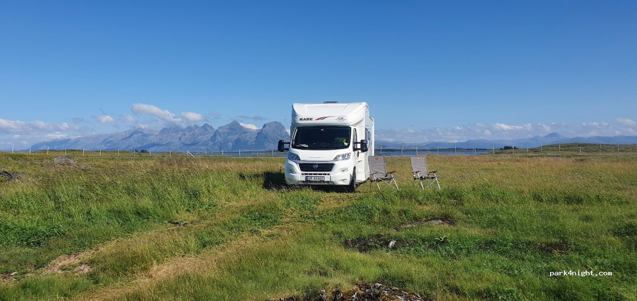 (8850) Herøy - 13-28 Tennveien — foto