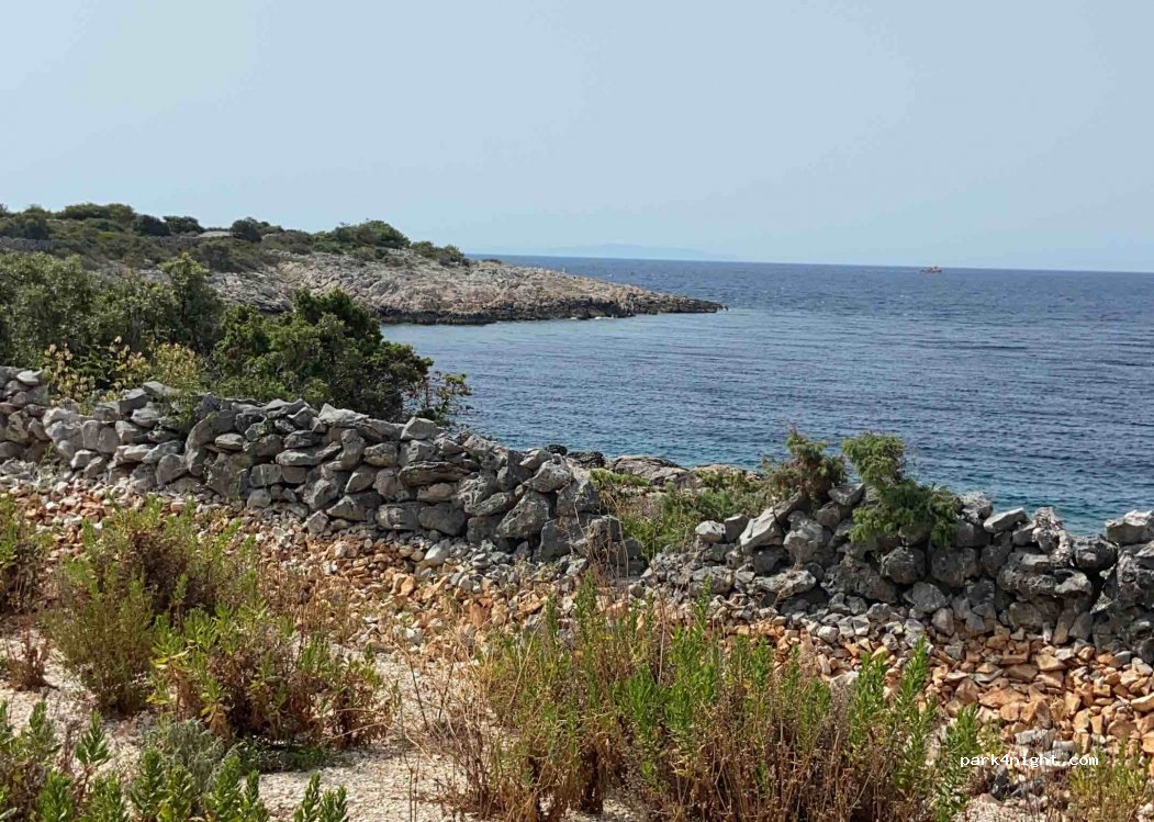 (22203) Dvornica - Unnamed Road — foto 2